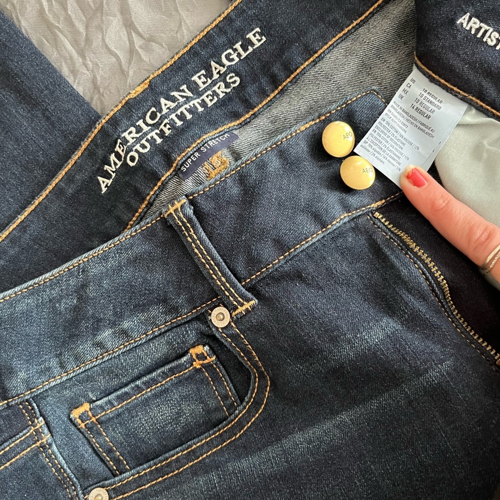 American Eagle Artist Crop Jeans 10. #WJ2-10